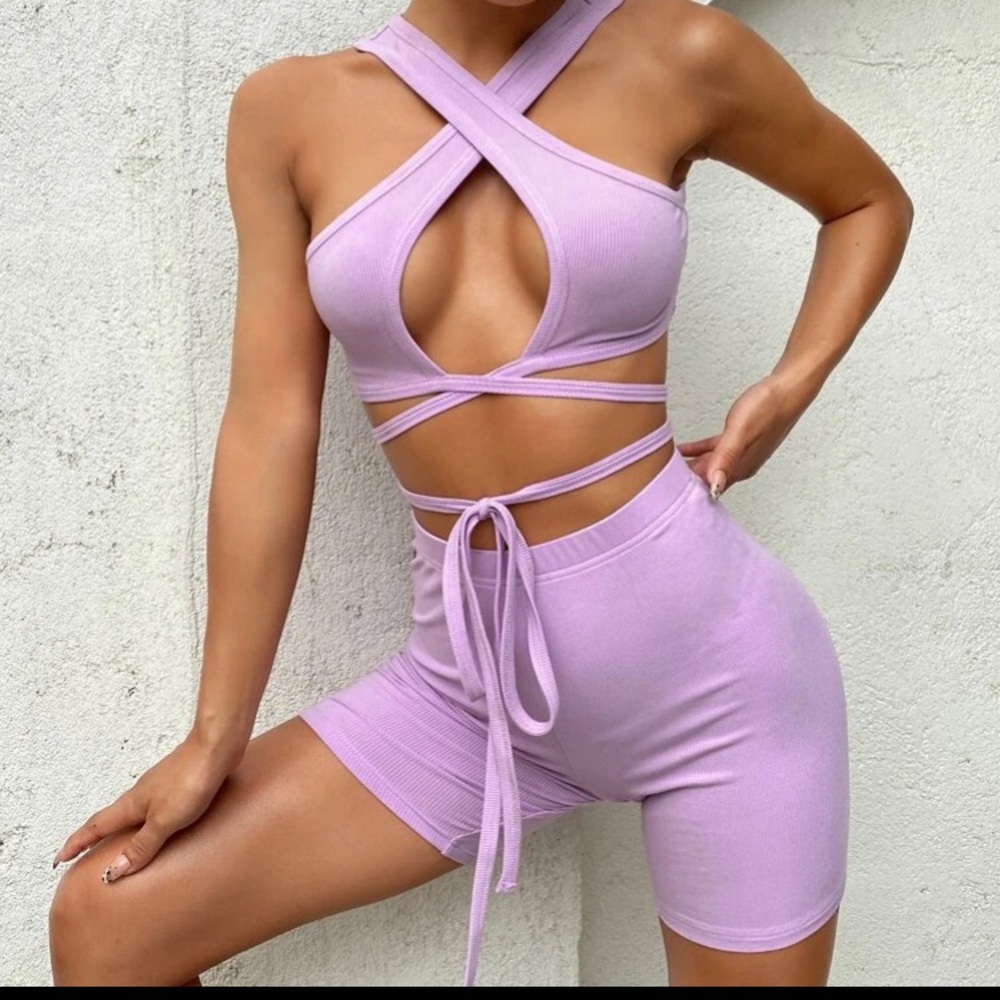 Cross-cross tie front top with biker shorts